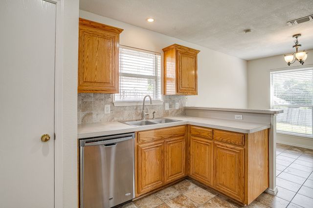608 Gracie Lane, Burleson, TX 76028