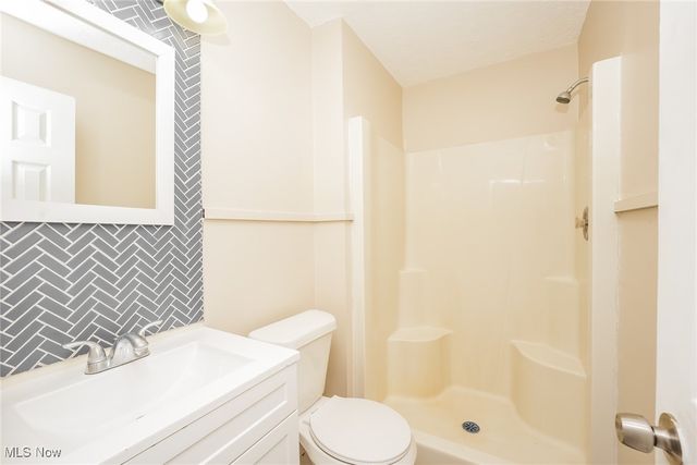 2831 McElwain Road, Akron, OH 44312