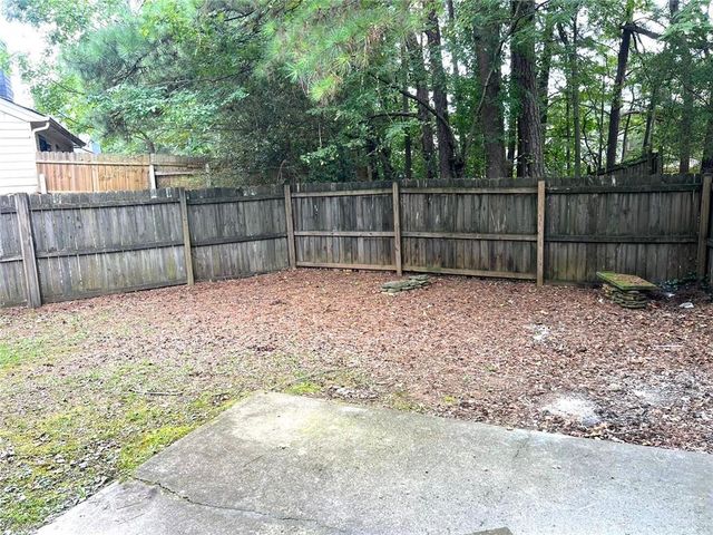 8019 Woodlake Drive, Riverdale, GA 30274