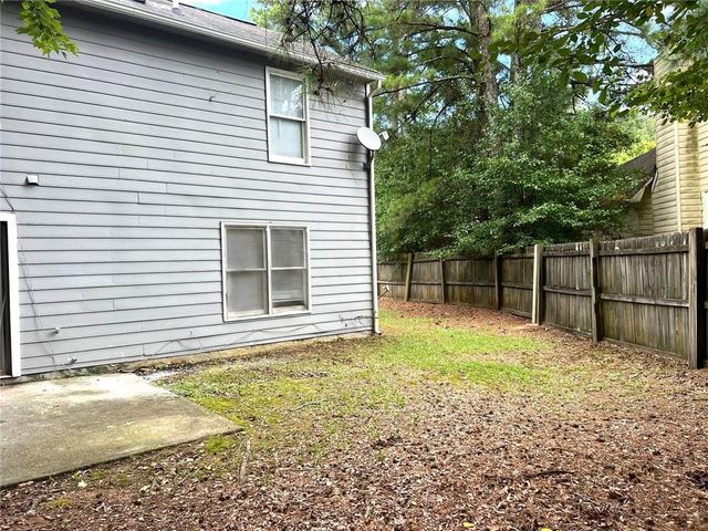 8019 Woodlake Drive, Riverdale, GA 30274