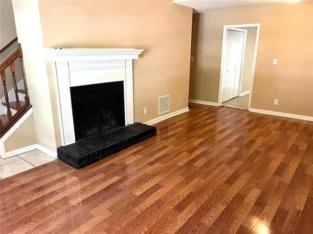 8019 Woodlake Drive, Riverdale, GA 30274