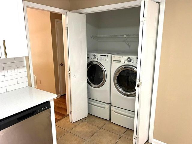 8019 Woodlake Drive, Riverdale, GA 30274