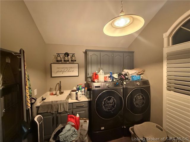5715 Ridgefield Drive, Charlestown, IN 47111