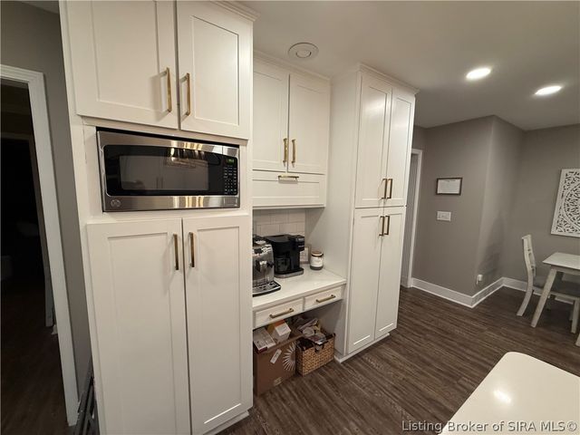5715 Ridgefield Drive, Charlestown, IN 47111