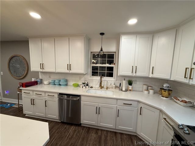 5715 Ridgefield Drive, Charlestown, IN 47111