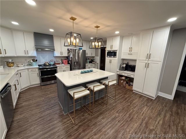 5715 Ridgefield Drive, Charlestown, IN 47111