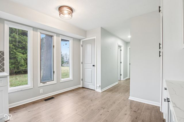 8815 Fathom Crest, Indianapolis, IN 46256