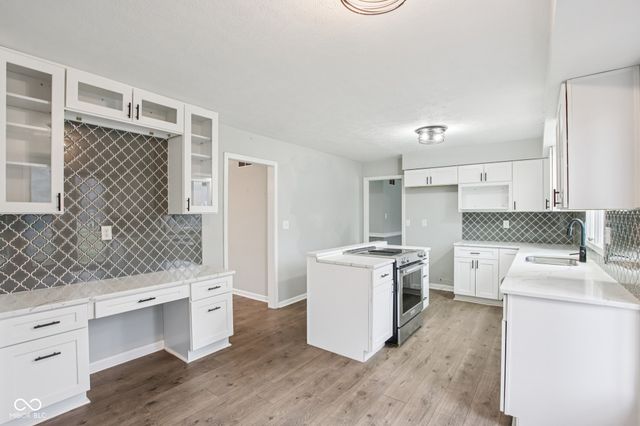 8815 Fathom Crest, Indianapolis, IN 46256