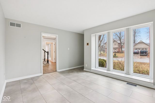 8815 Fathom Crest, Indianapolis, IN 46256