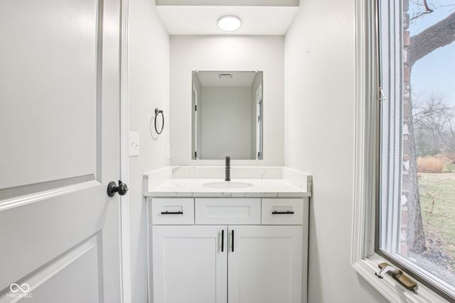 8815 Fathom Crest, Indianapolis, IN 46256