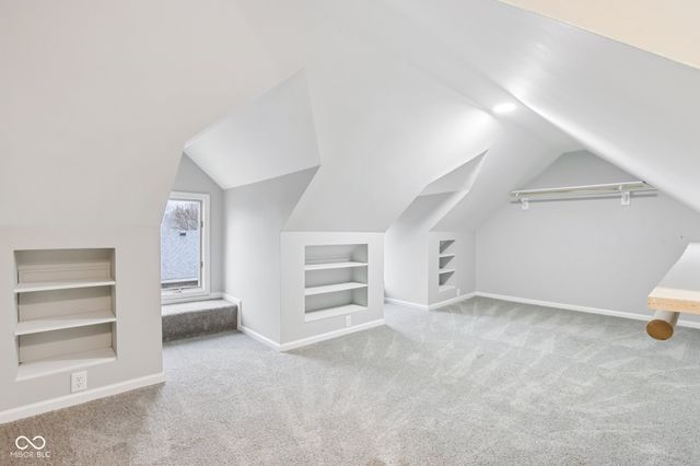 8815 Fathom Crest, Indianapolis, IN 46256