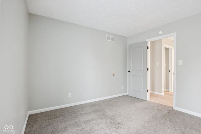 8815 Fathom Crest, Indianapolis, IN 46256