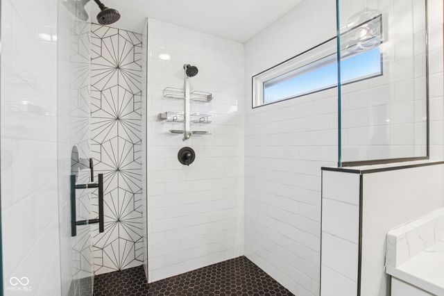 8815 Fathom Crest, Indianapolis, IN 46256