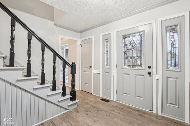 8815 Fathom Crest, Indianapolis, IN 46256