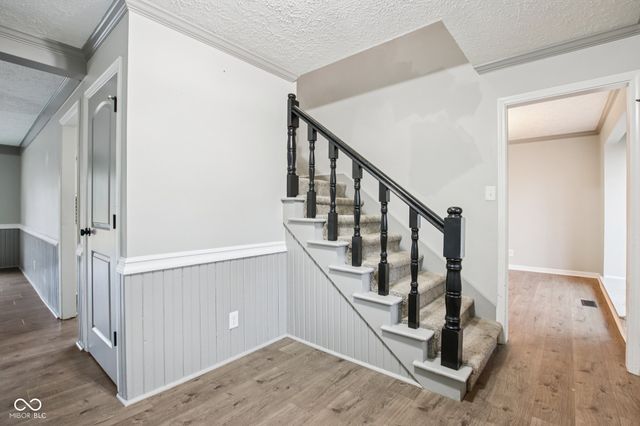 8815 Fathom Crest, Indianapolis, IN 46256