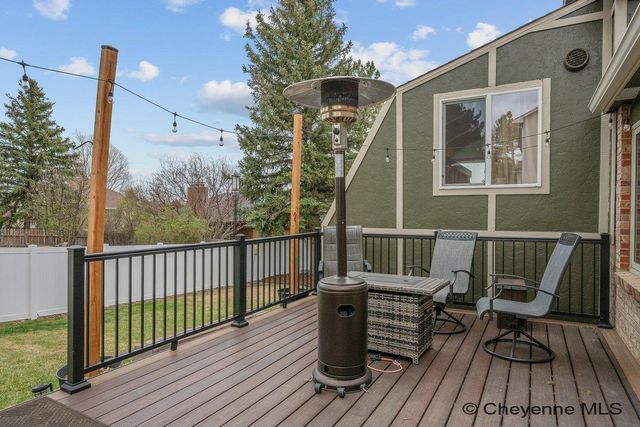 7209 HAWTHORNE DR, Cheyenne, WY 82009