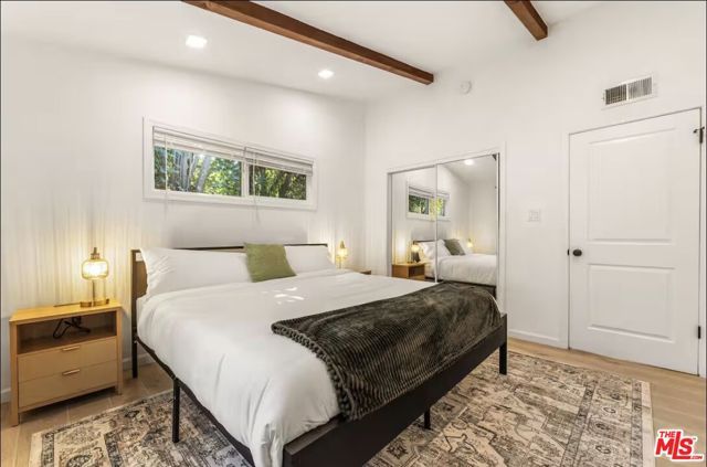 5700 Vanalden Avenue, Tarzana (los Angeles), CA 91356