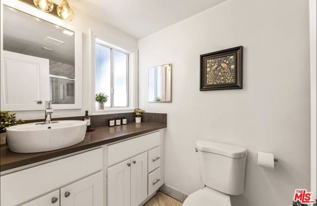 5700 Vanalden Avenue, Tarzana (los Angeles), CA 91356