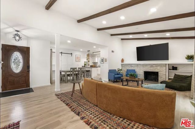 5700 Vanalden Avenue, Tarzana (los Angeles), CA 91356