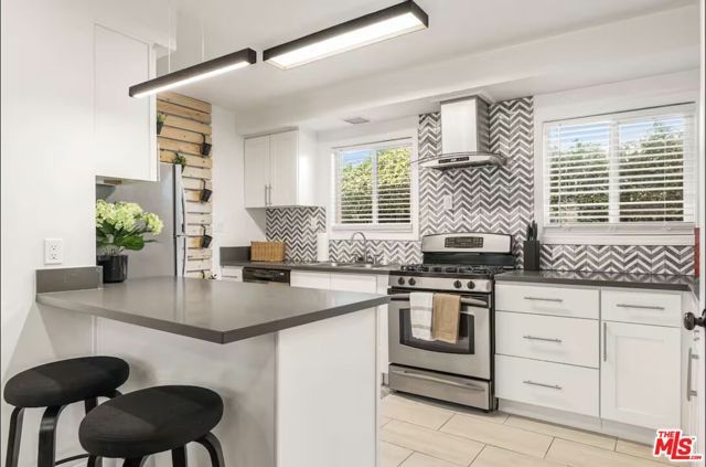 5700 Vanalden Avenue, Tarzana (los Angeles), CA 91356