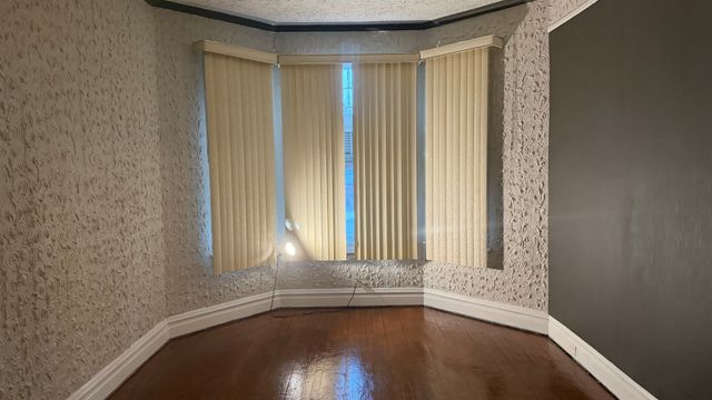 11824 S Stewart Avenue 1, Chicago, IL 60628