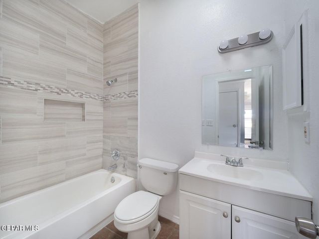 1901 Lake Omega Street C, El Paso, TX 79936