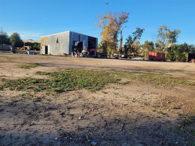 2630 W Prien Lake Road, Lake Charles, LA 70605