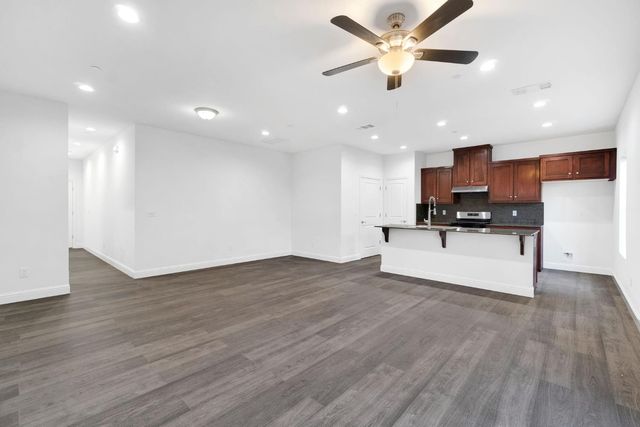 5454 W Fairmont Avenue, Fresno, CA 93722