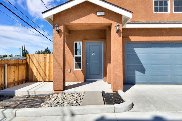 5454 W Fairmont Avenue, Fresno, CA 93722