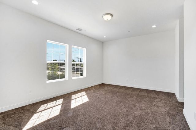 5454 W Fairmont Avenue, Fresno, CA 93722