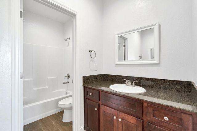 5454 W Fairmont Avenue, Fresno, CA 93722