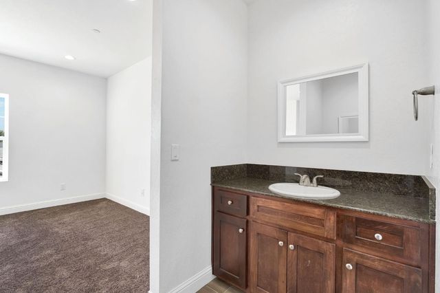 5454 W Fairmont Avenue, Fresno, CA 93722