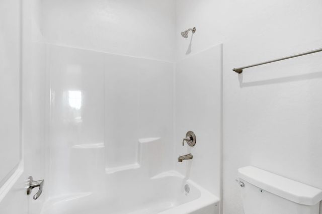 5454 W Fairmont Avenue, Fresno, CA 93722