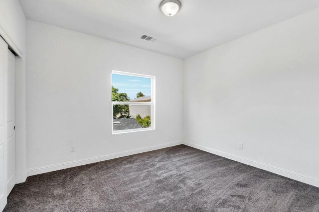 5454 W Fairmont Avenue, Fresno, CA 93722