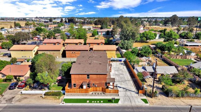 5454 W Fairmont Avenue, Fresno, CA 93722