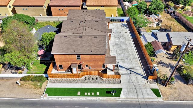 5454 W Fairmont Avenue, Fresno, CA 93722