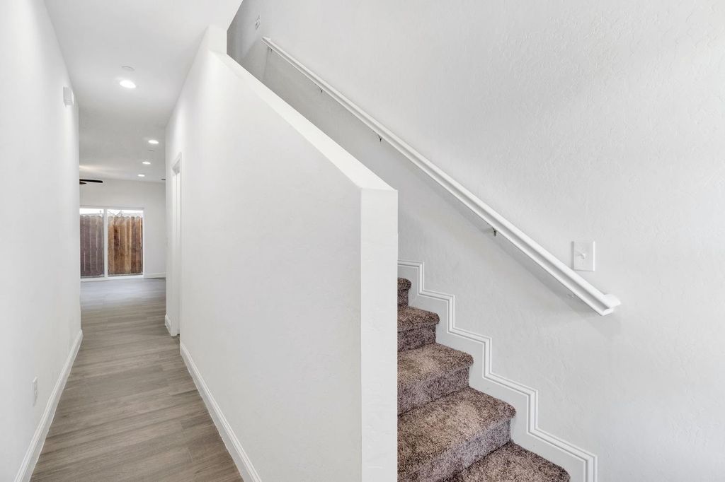 Image 20 of property listing at 5454 W Fairmont Avenue, Fresno, CA 93722