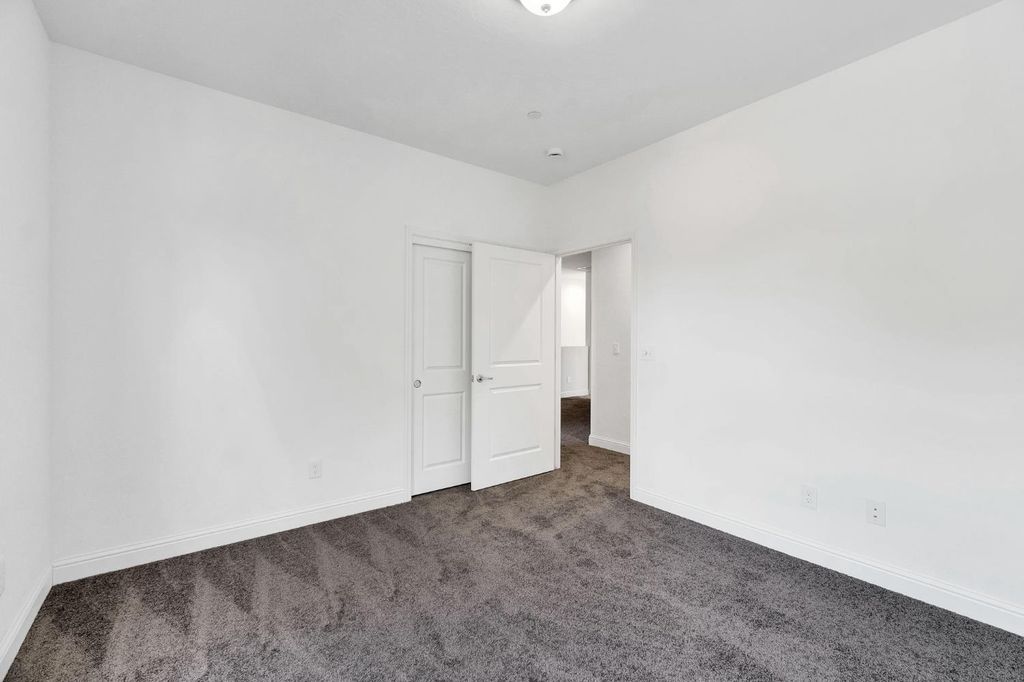 Image 32 of property listing at 5454 W Fairmont Avenue, Fresno, CA 93722
