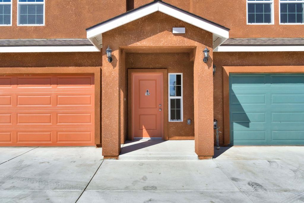 Image 4 of property listing at 5454 W Fairmont Avenue, Fresno, CA 93722