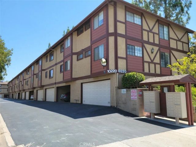 10220 De Soto Avenue 6, Chatsworth, CA 91311
