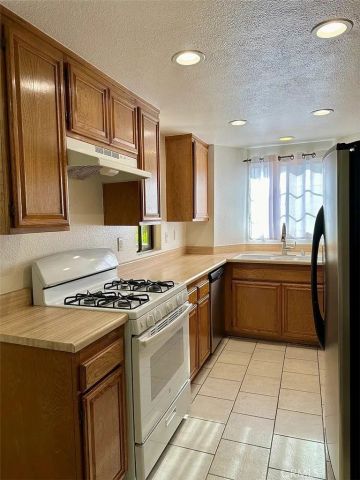 10220 De Soto Avenue 6, Chatsworth, CA 91311