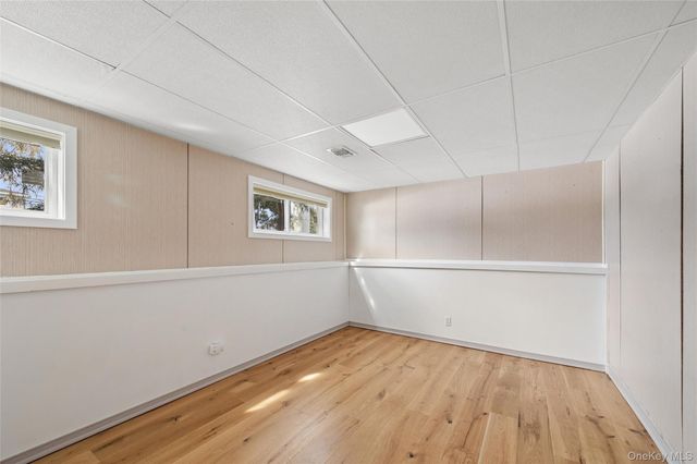 21 Amboy Road, Oakdale, NY 11769