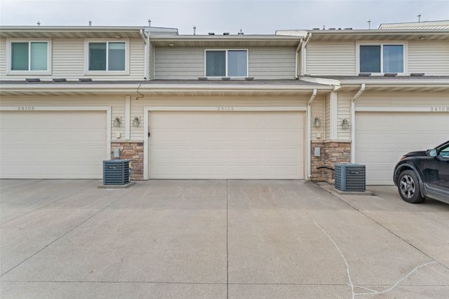 8601 Westown Parkway 24104, West Des Moines, IA 50266