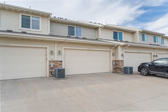 8601 Westown Parkway 24104, West Des Moines, IA 50266