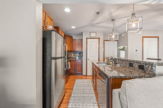 8601 Westown Parkway 24104, West Des Moines, IA 50266