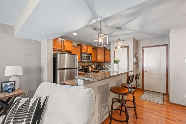 8601 Westown Parkway 24104, West Des Moines, IA 50266