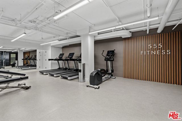 555 S Barrington Avenue 513, Los Angeles, CA 90049