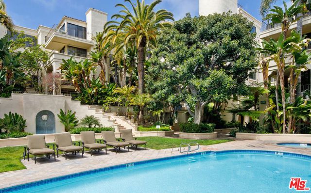 555 S Barrington Avenue 513, Los Angeles, CA 90049