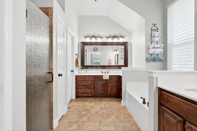 200 Golden Arrow Drive, Weatherford, TX 76087