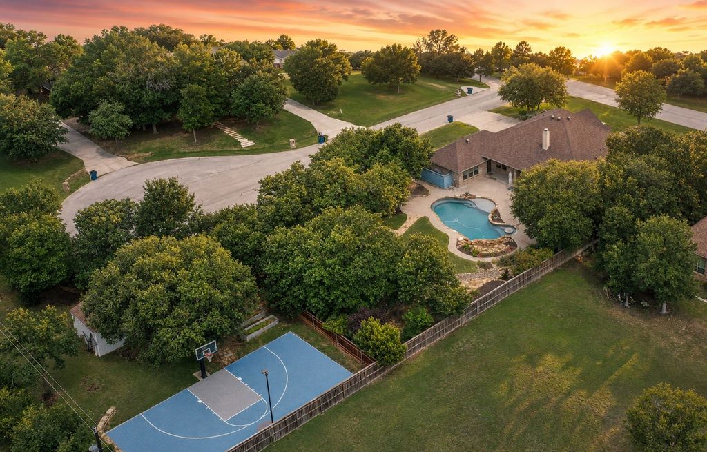 200 Golden Arrow Drive, Weatherford, TX 76087